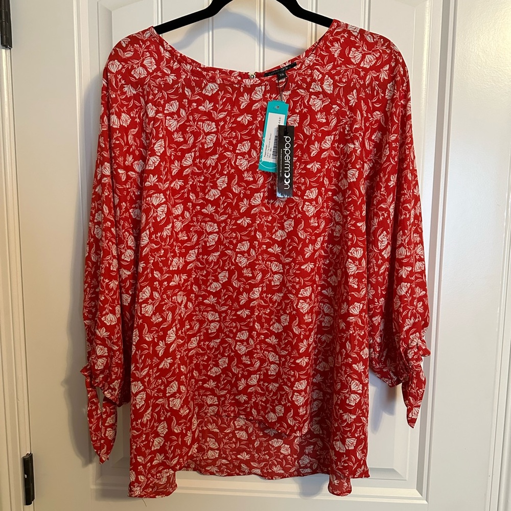 NWT Red Floral XXL Papermoon blouse. 3/4 length sleeves with ties.